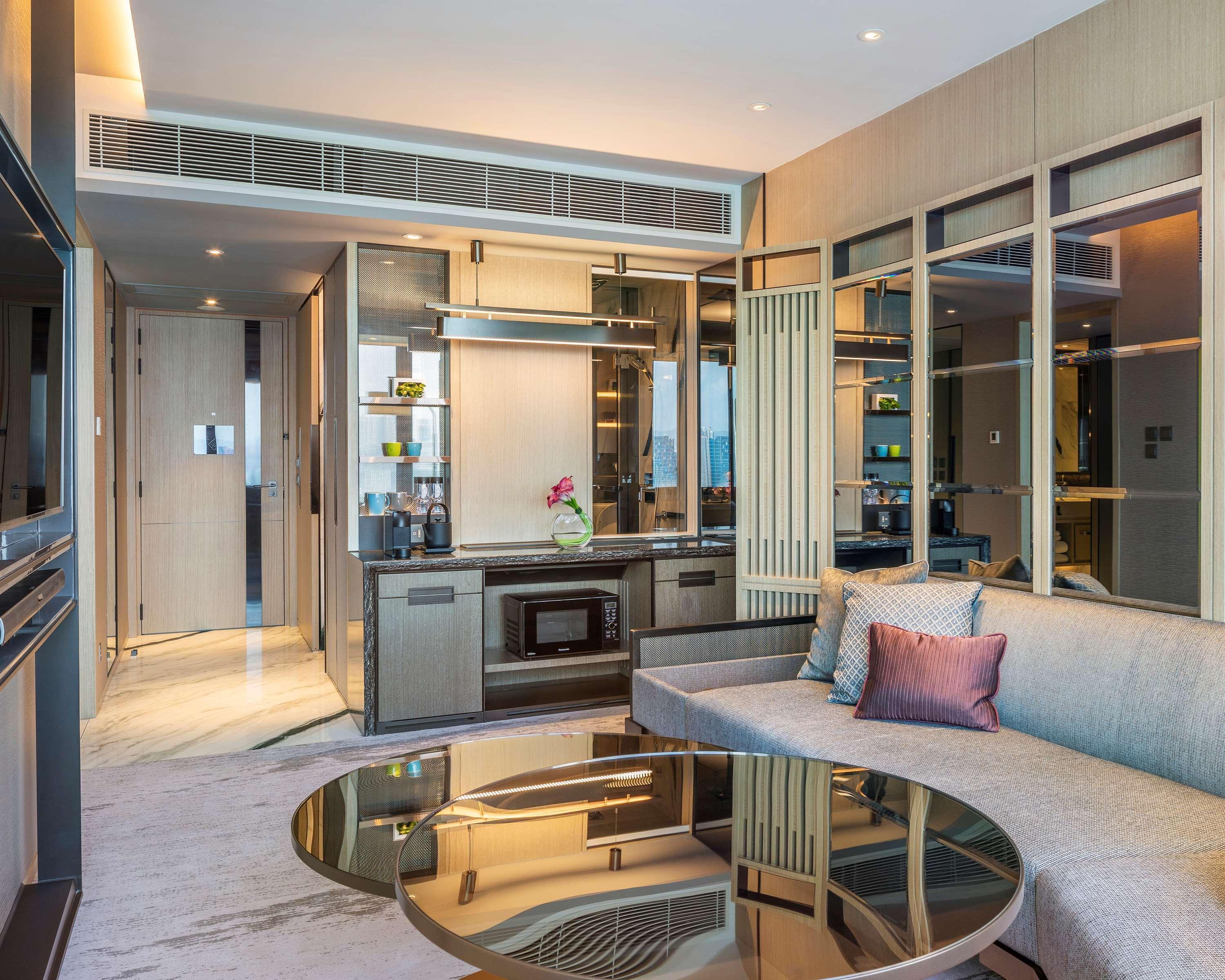 Hyatt Centric Victoria Harbour 香港